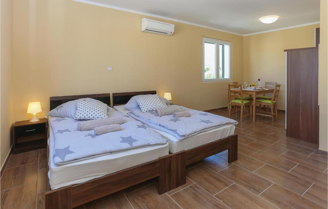 Lovely Apartment In Kastel Stari With Wifi Kastela Luaran gambar